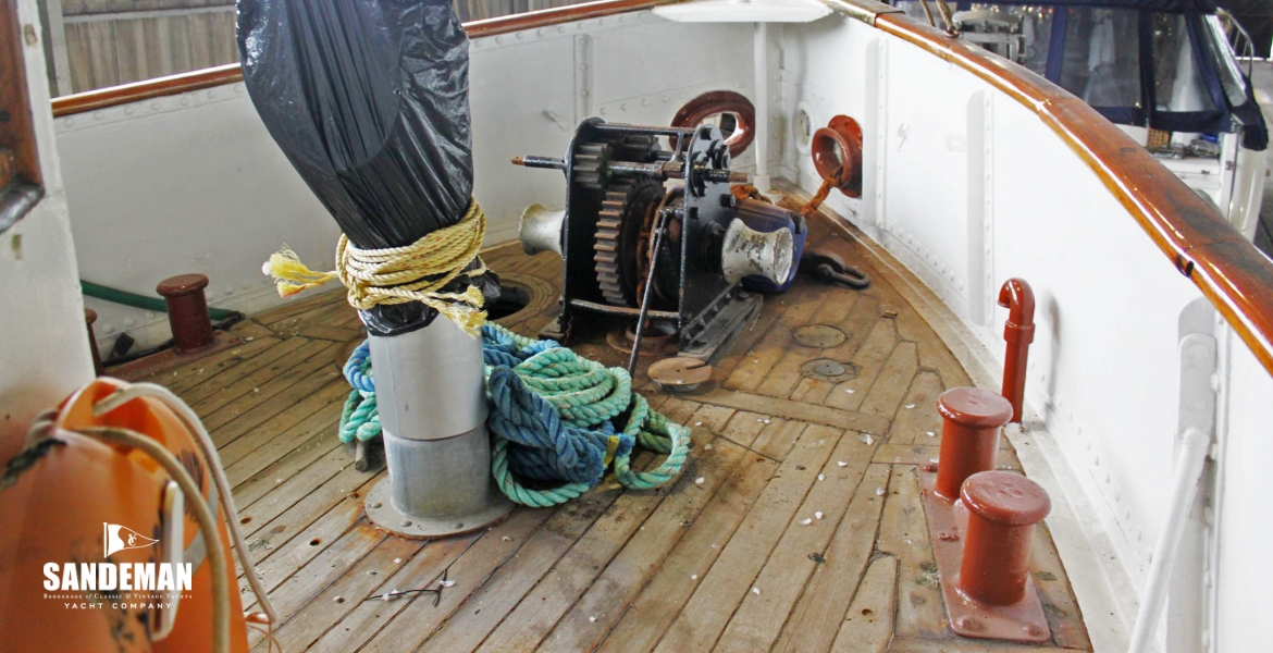 19Foredeck.JPG