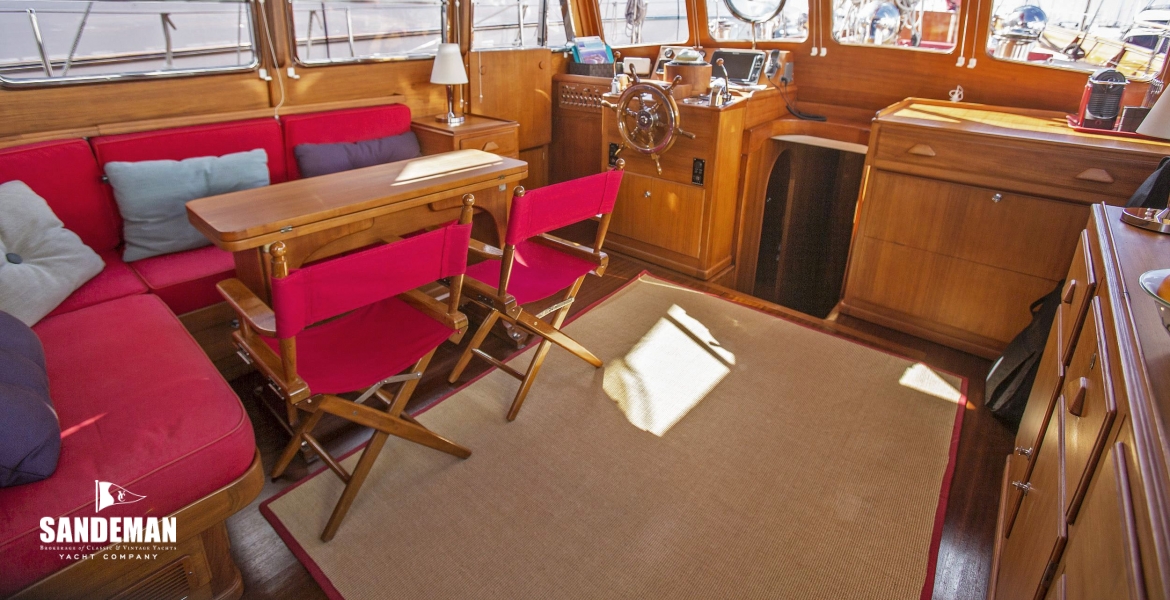 36Decksaloon.jpg