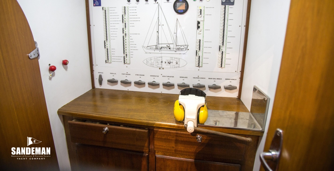 56Mainpanel.jpg