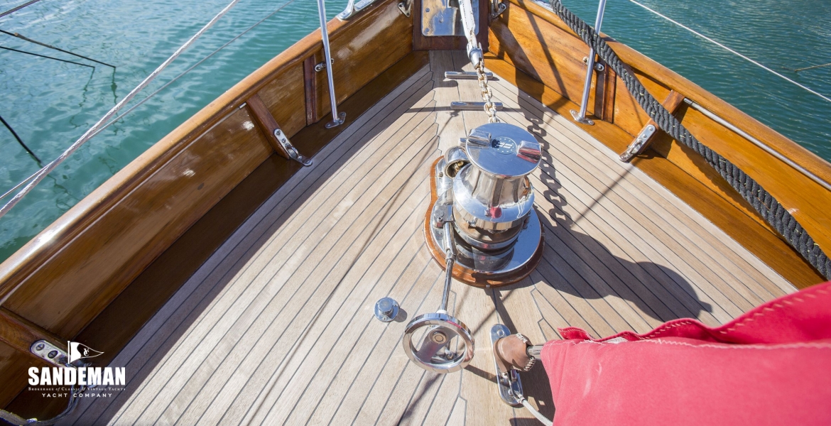 22Foredeck.jpg