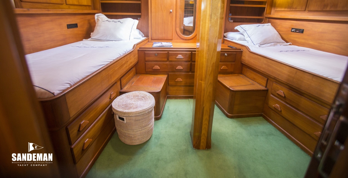 54Aftcabin.jpg