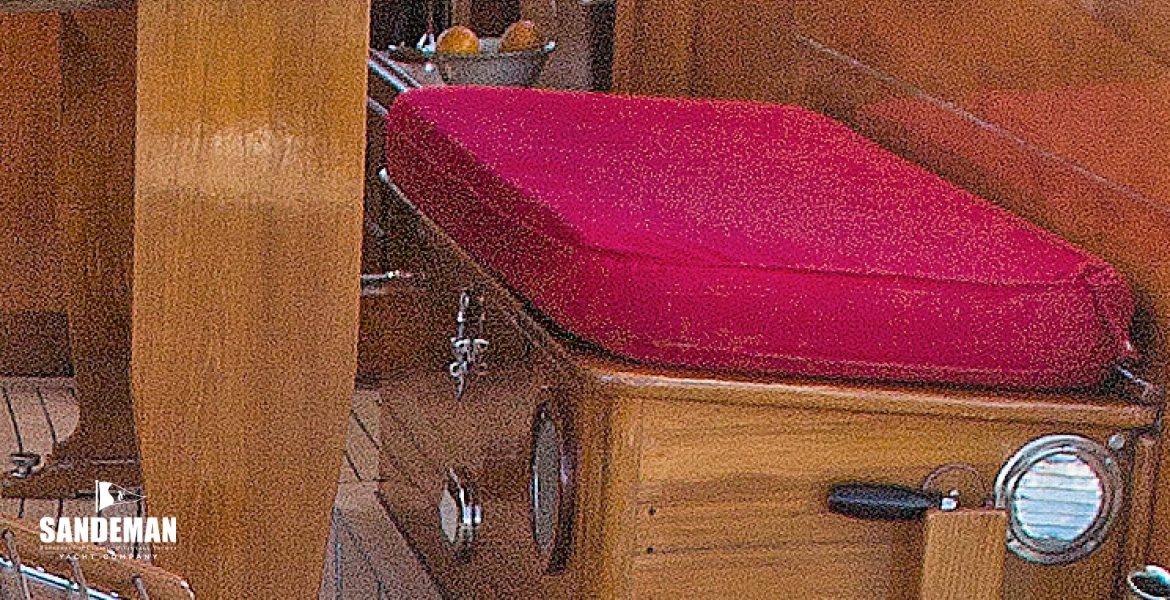 35Accessdecksaloon.jpg