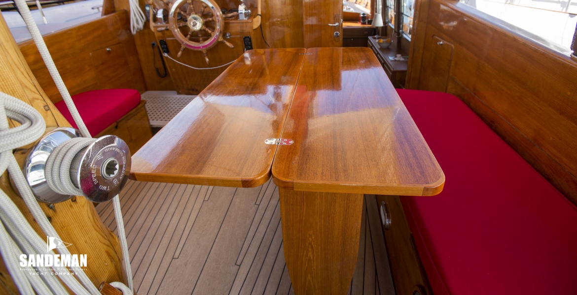 11Decktable.jpg