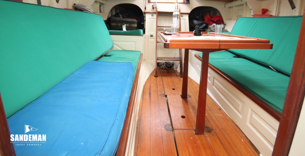 26 Saloon v aft.JPG
