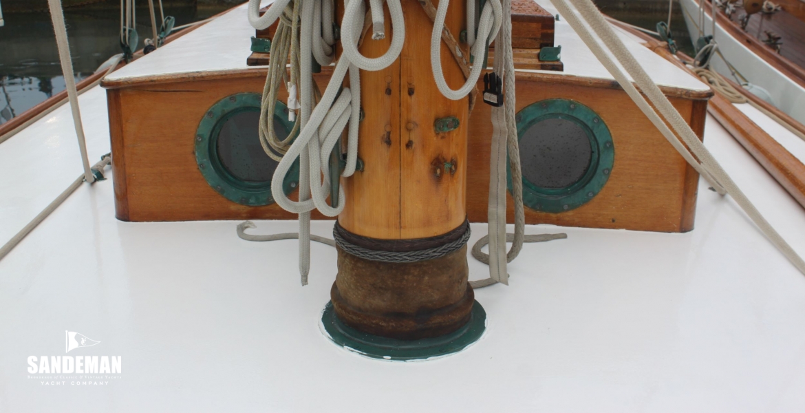 15 Mast v aft.JPG