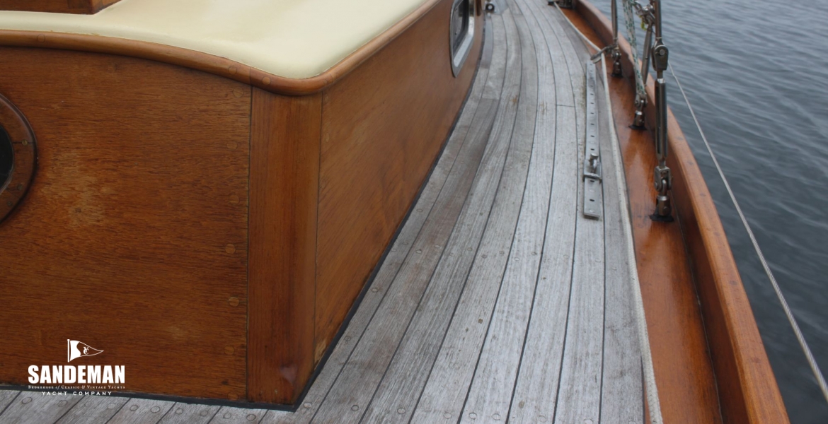 15 Port side deck v aft
