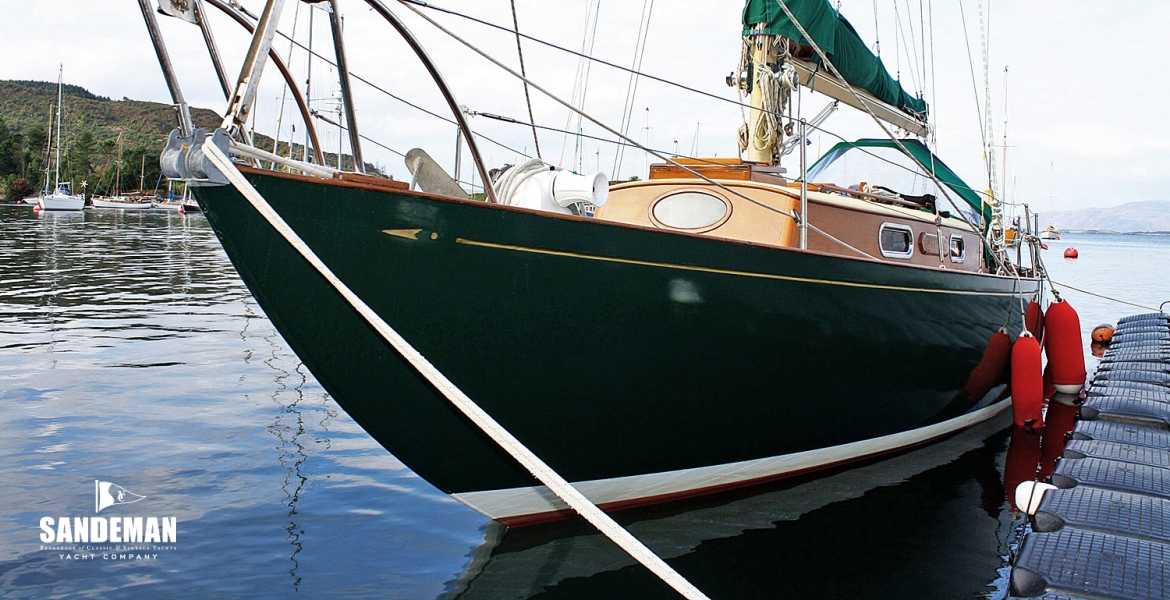 08 Alongside port bow