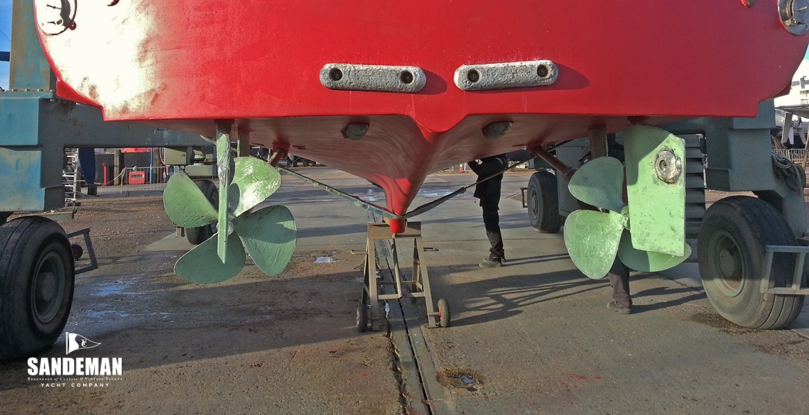 29 Transom ashore