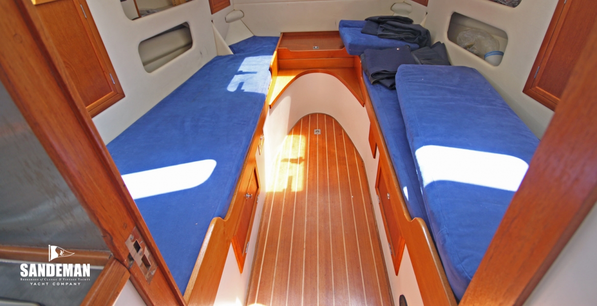 24 Forward cabin