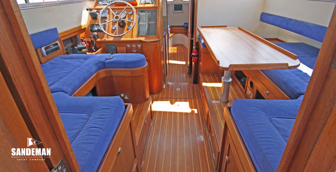 18 Aft saloon