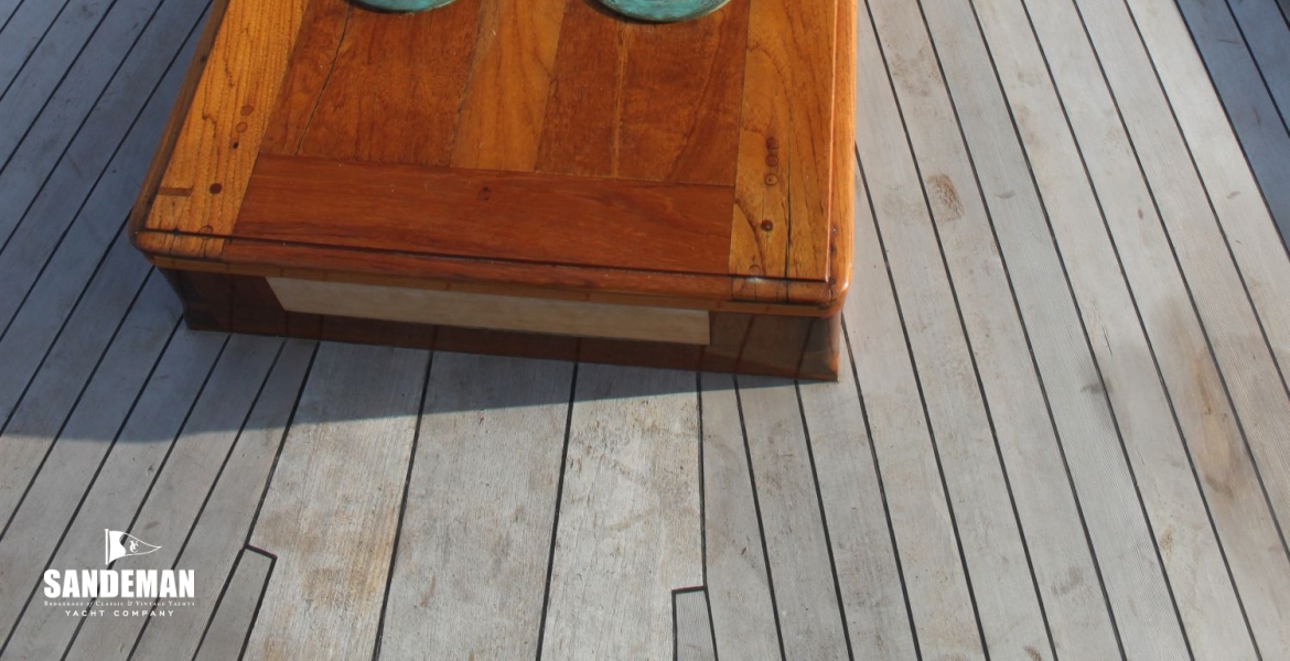 21Foredeck.JPG