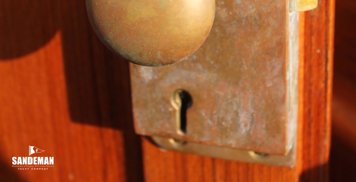 35Doorlock.jpg