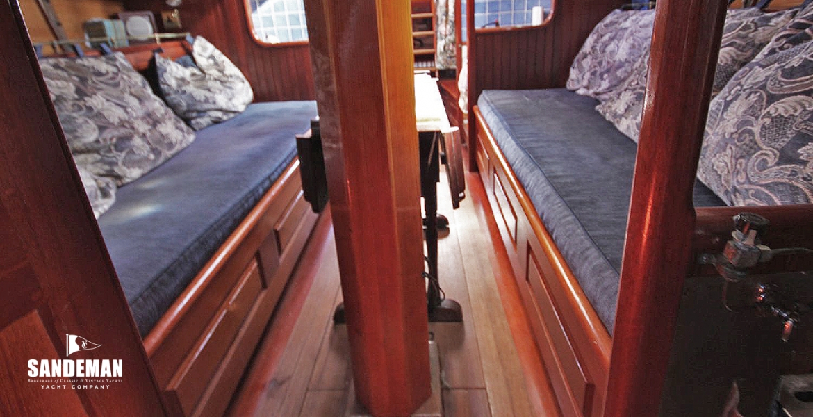 54 Forecabin v aft