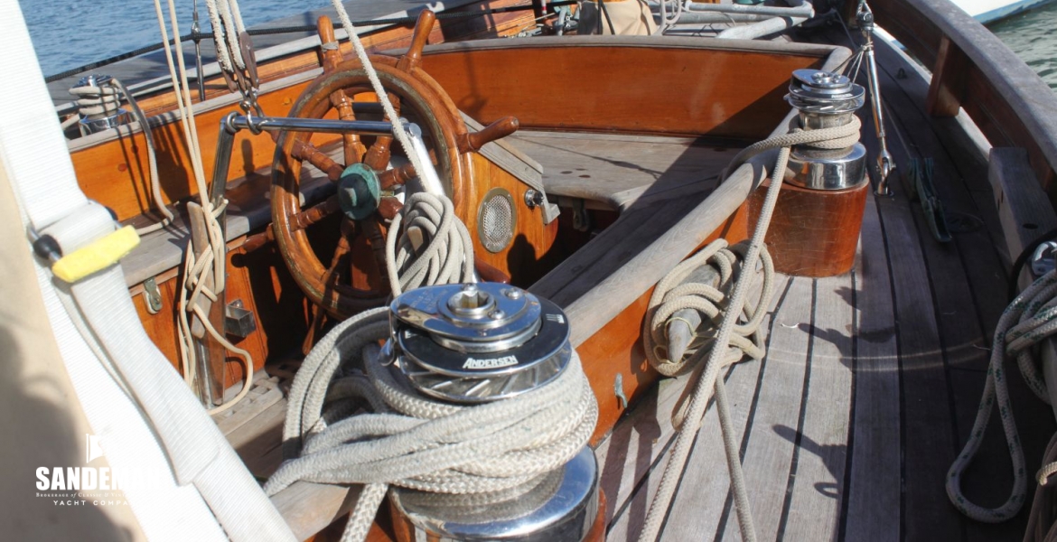32 Trunk to aft