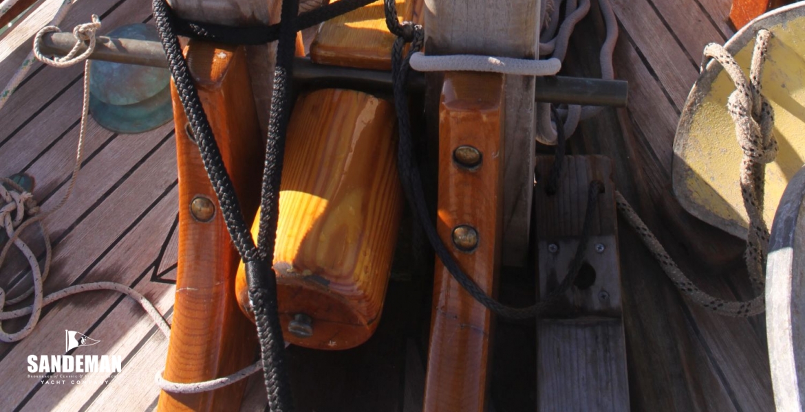 20 Bowsprit