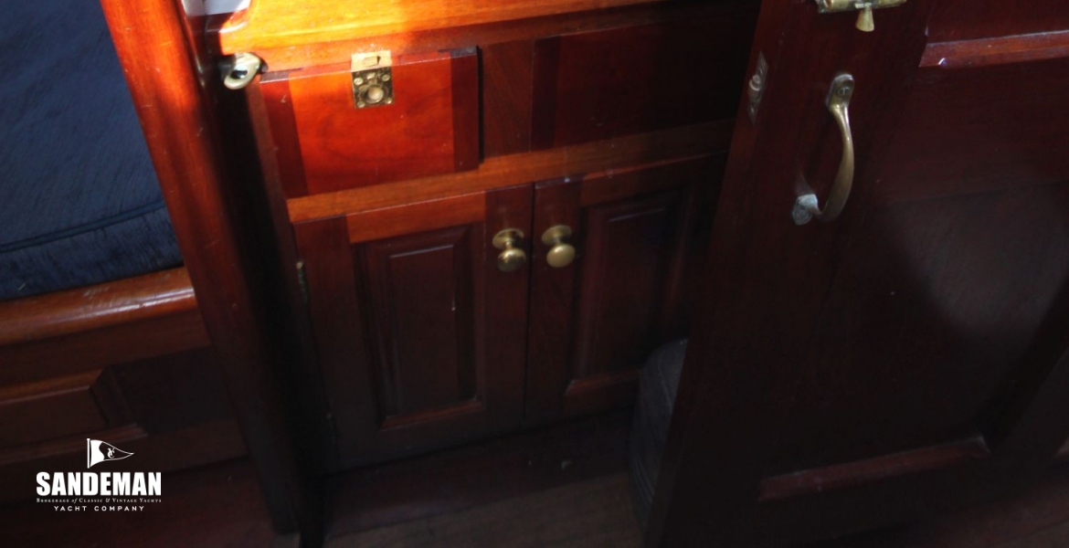 46 Galley sinks