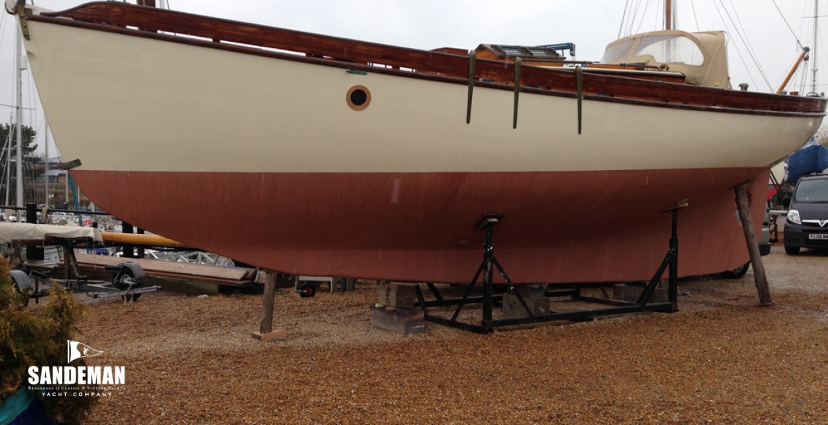 61 Ashore Port bow