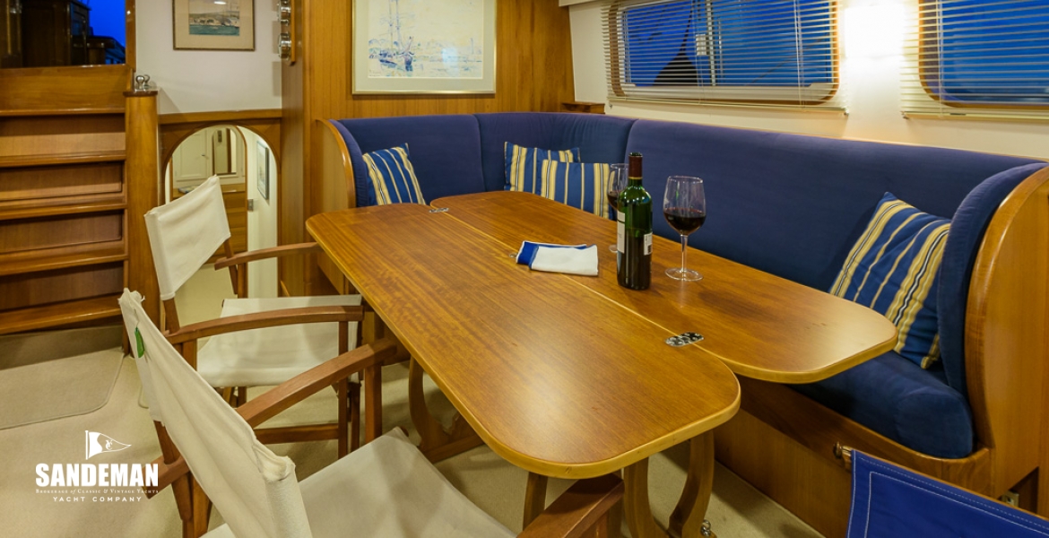 SALOON AFT TO PORT