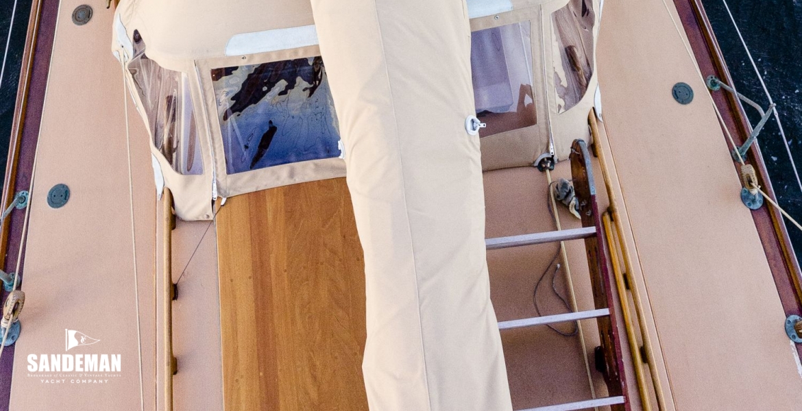 14 Mid deck v aft