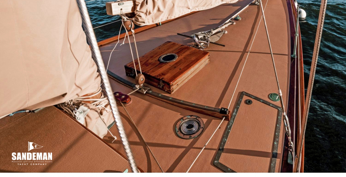 12 Stbd to foredeck