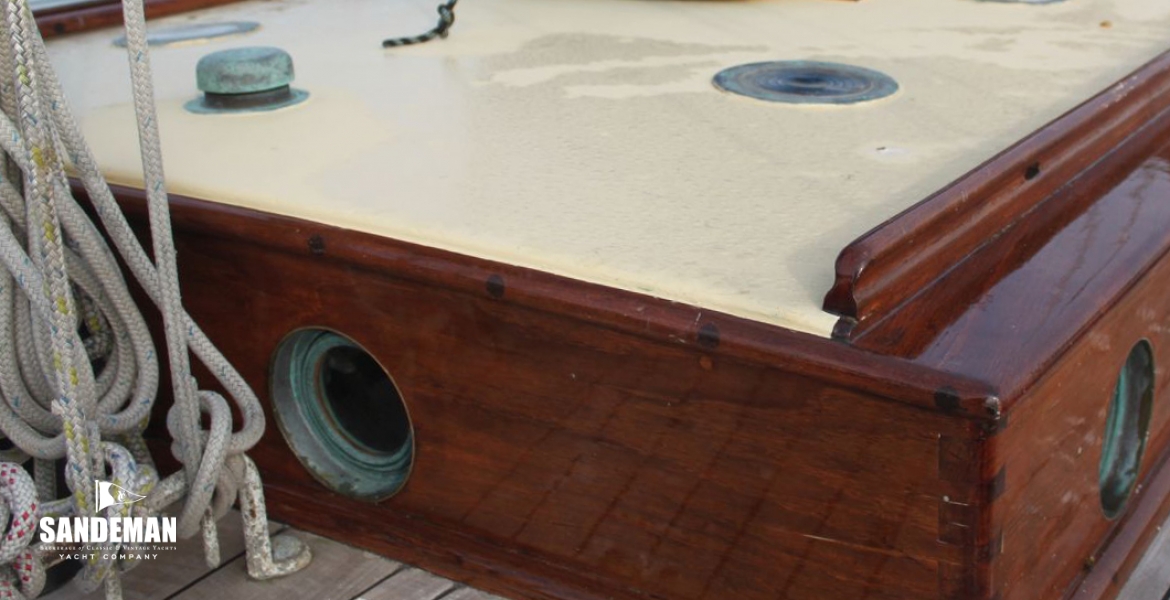 26 Trunk cabin v aft