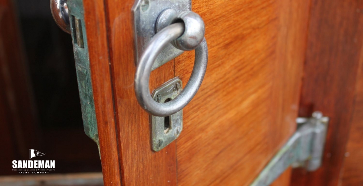 29 Door detail