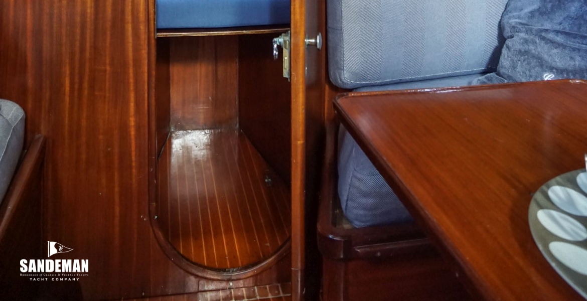 39Saloontoforecabin.jpg