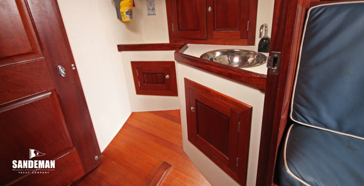 13Headwashbasin.jpg