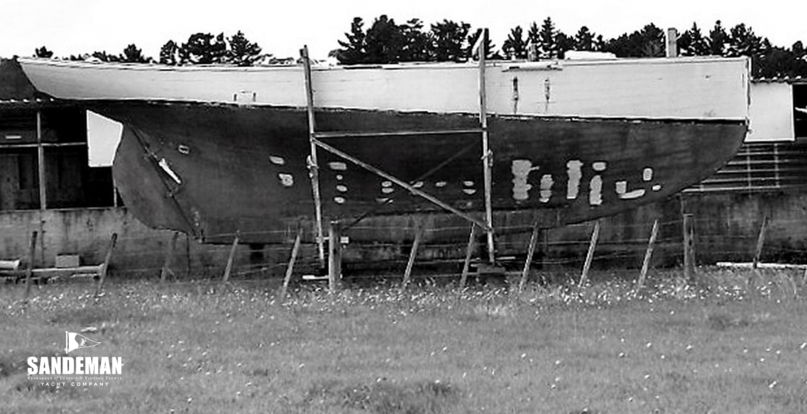 12 Ashore abeam