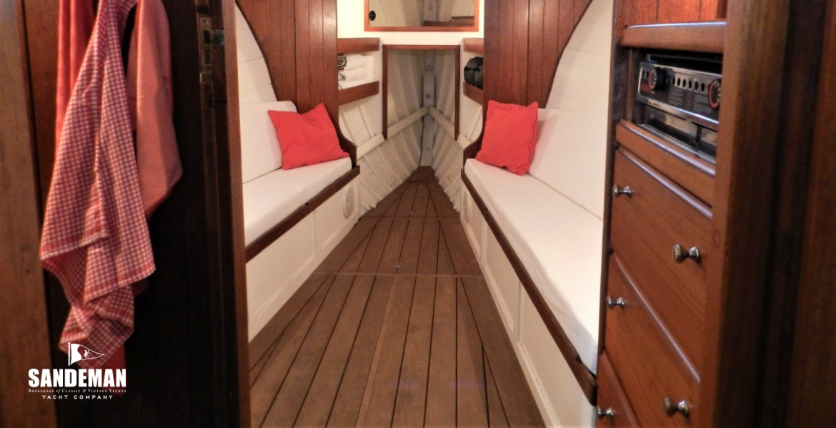 Into cabin view fwd