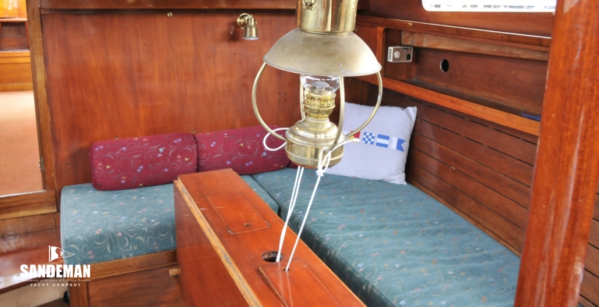 19 Saloon v aft