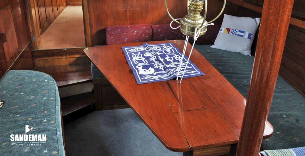 20 Saloon table up
