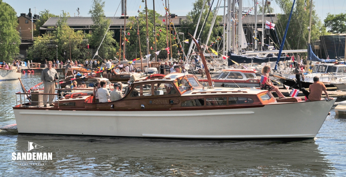 07 Alongside at regatta