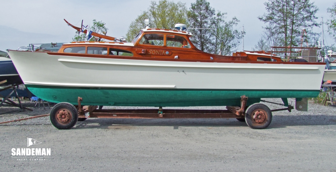 28 On trailer abeam