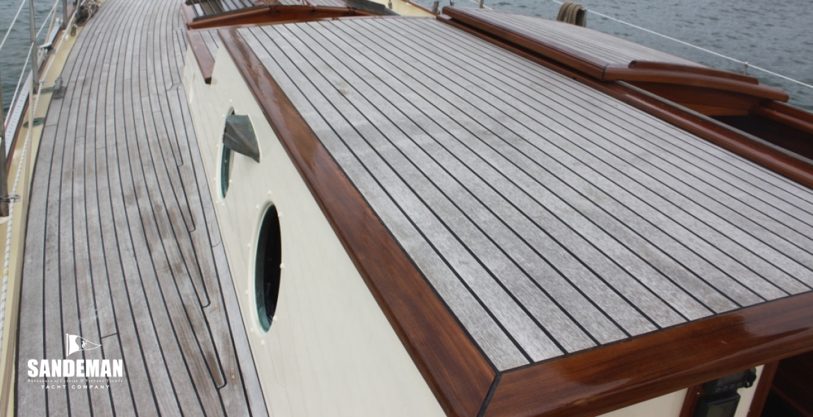 Side deck & coachroof