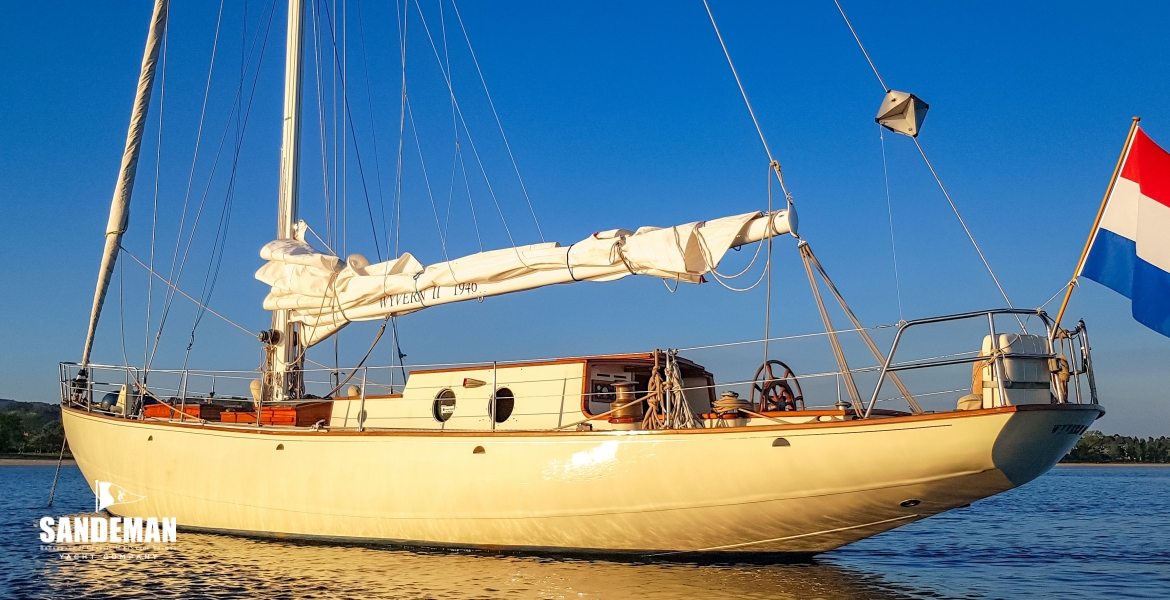 PORT QTR ANCHORED
