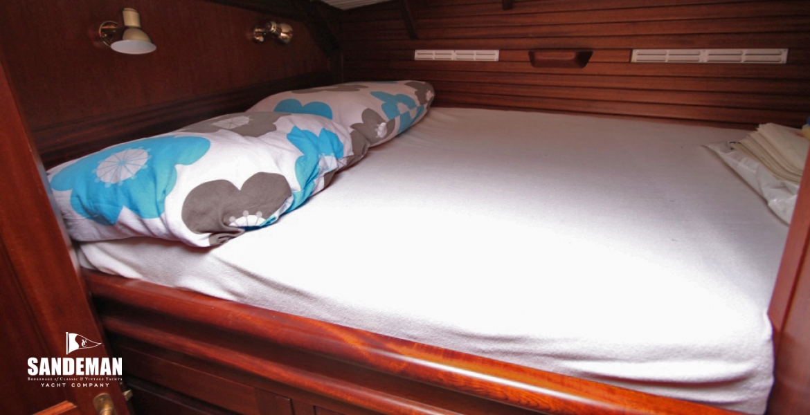 Fwd dble berth