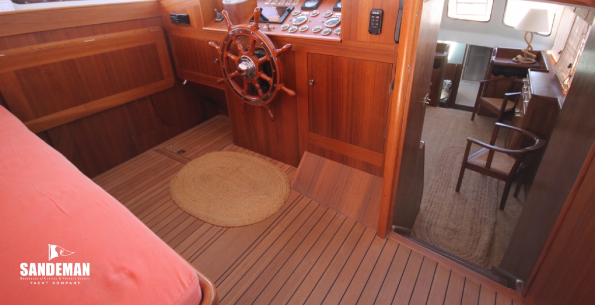 51 Access saloon fwd.JPG