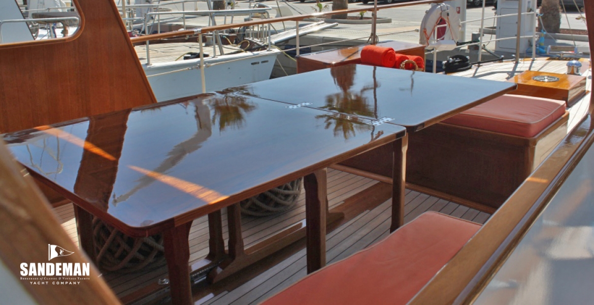 42 Deck saloo table extended.jpg