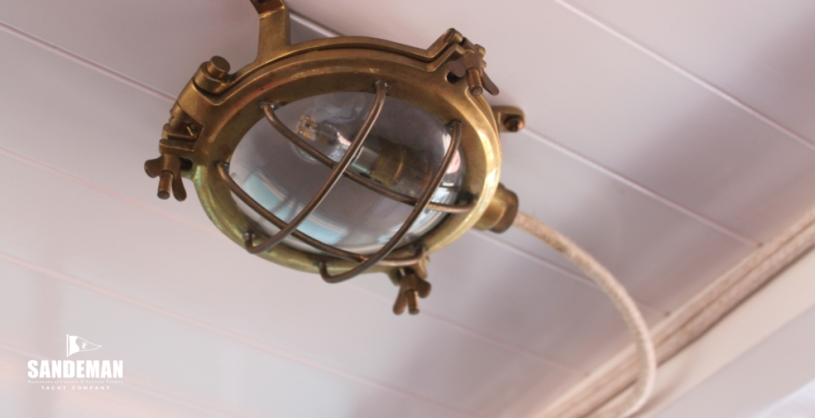 49 Deck head light.JPG