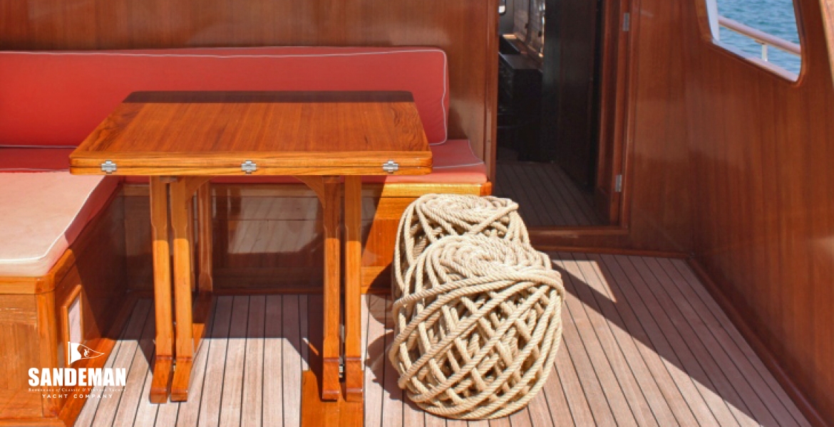 43 Deck saloon to wheelhouse.jpg
