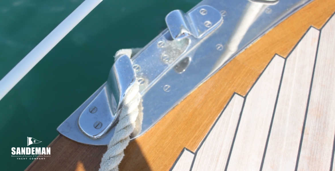 27 Port fairlead.JPG