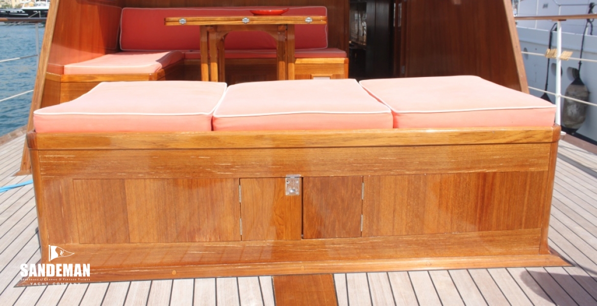 16 Centreline bench locker.JPG