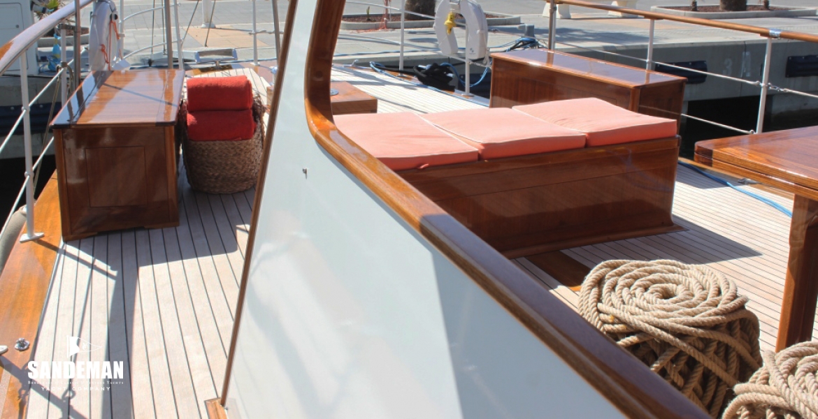 37 Deck house stbd v aft.JPG