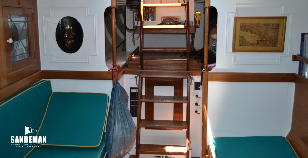 Saloon view aft