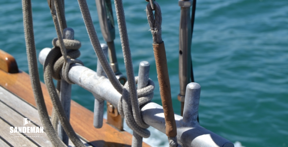 Stbd pin rail