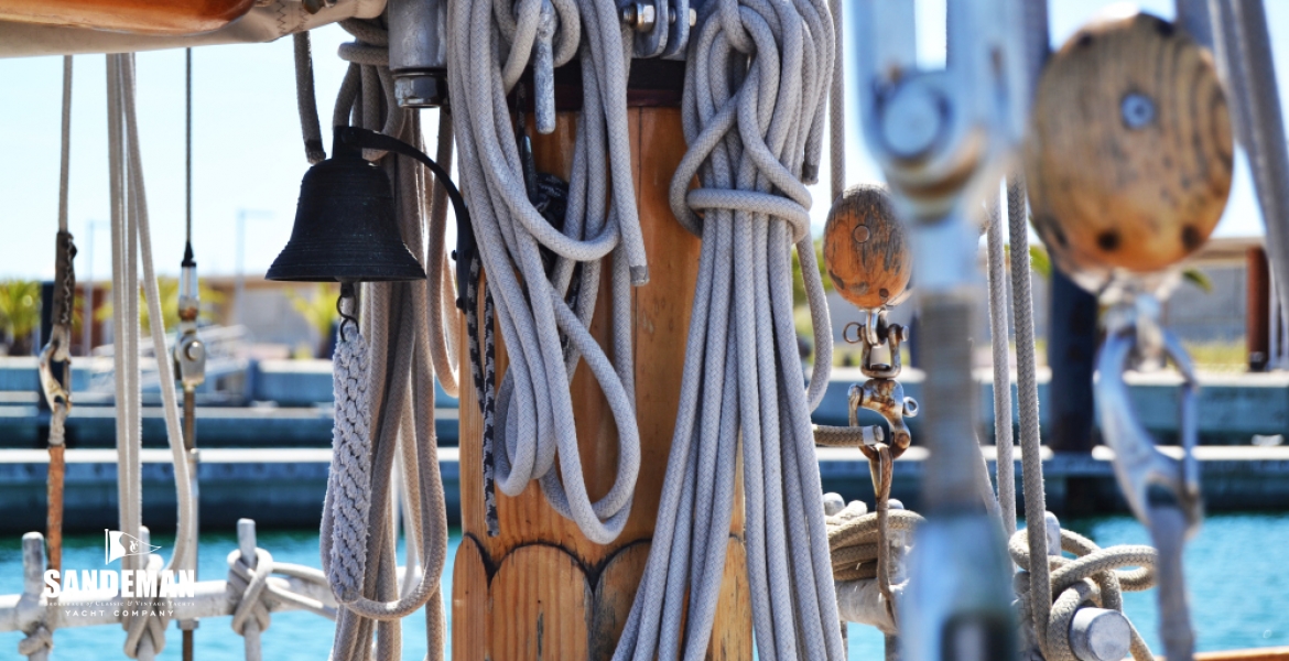 Mast detail