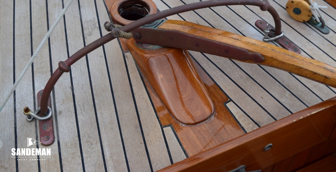29 Tiller to aft deck