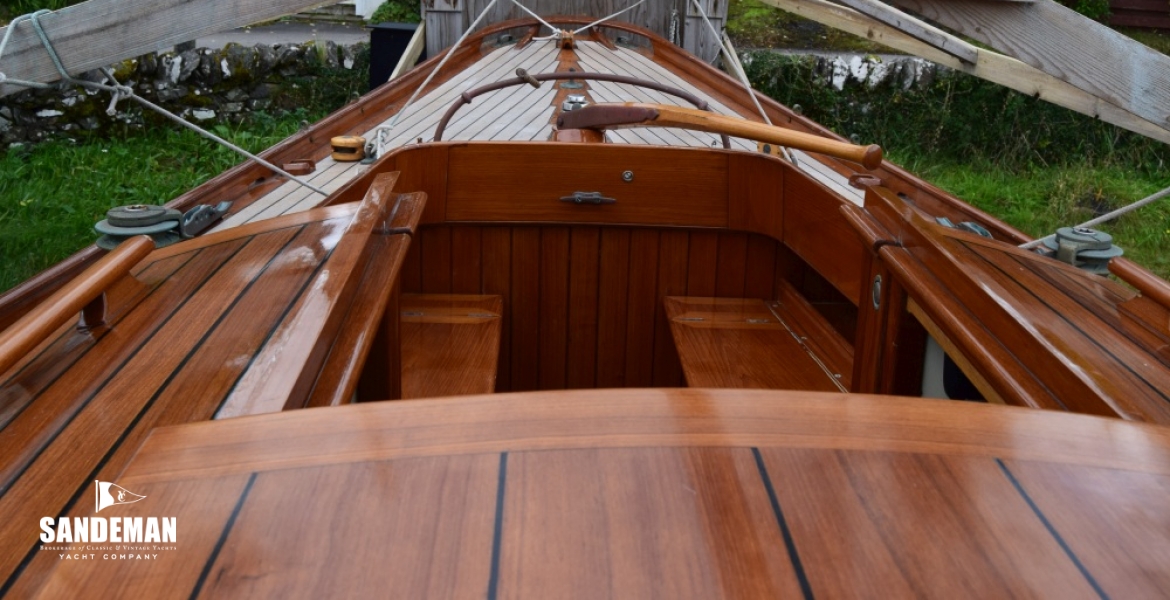 26 Hatch v aft