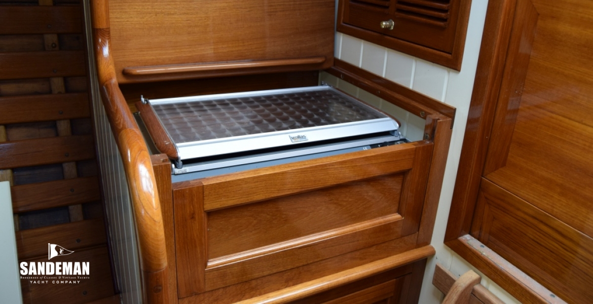 39 Galley stove top up